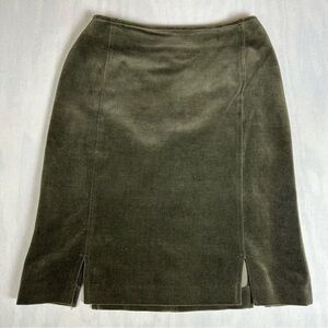 90’s VTG. Casual Corner Olive Green Velvet Pencil Skirt Size: 4